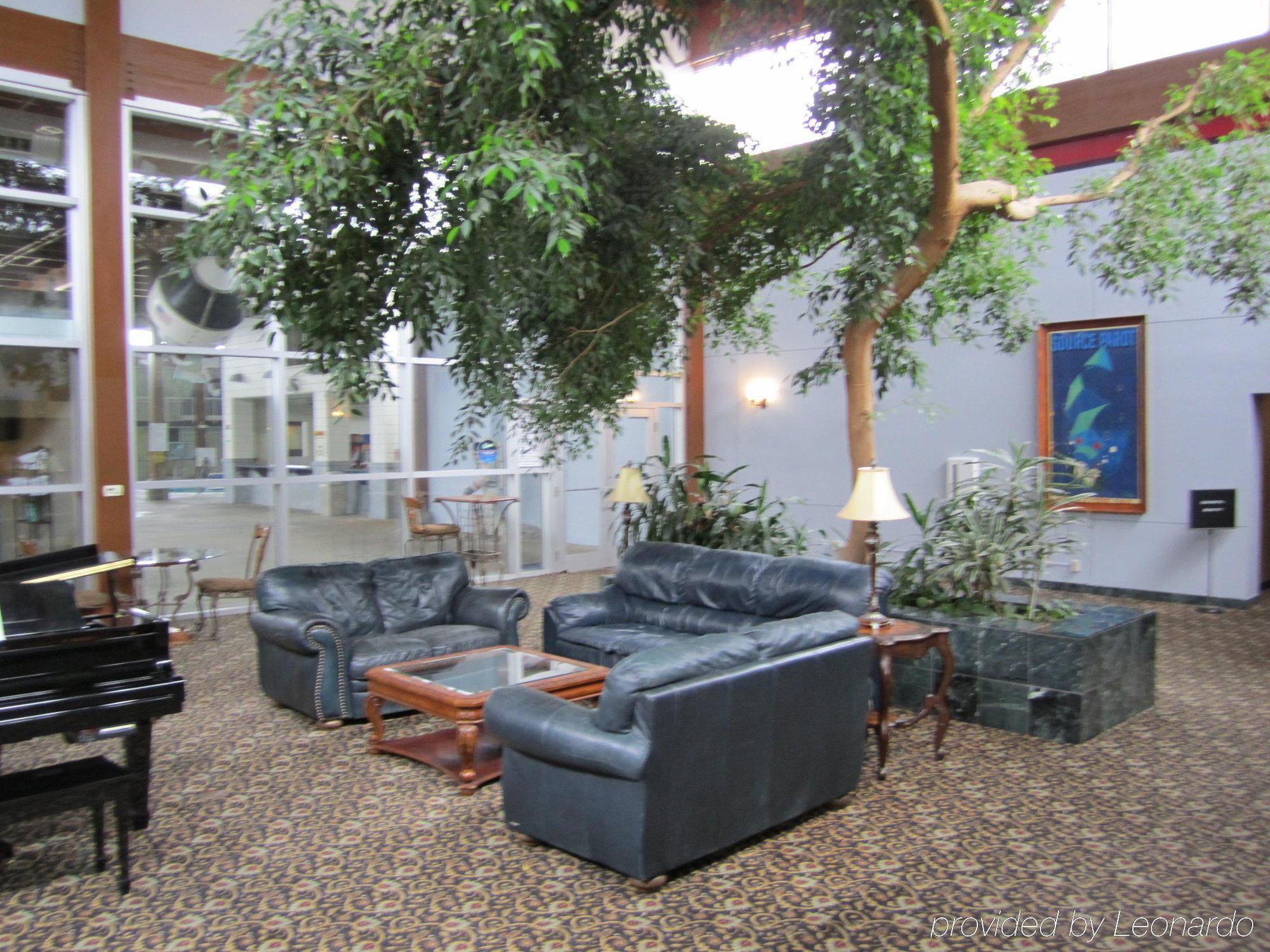 Atrium Hotel & Conference Center Hutchinson Extérieur photo