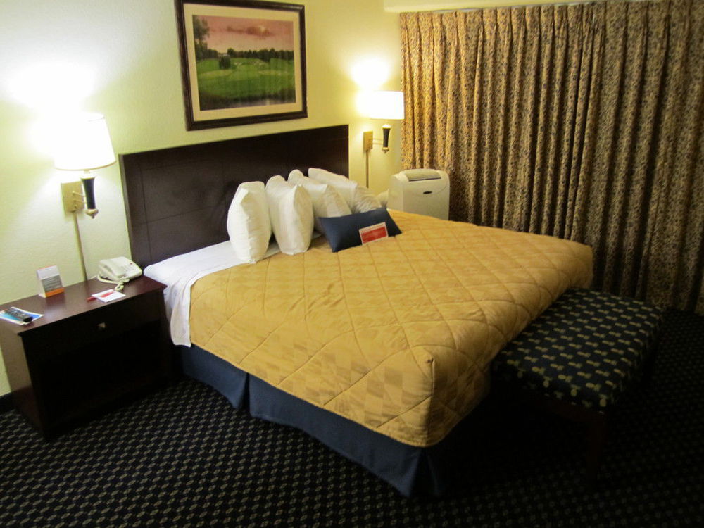 Atrium Hotel & Conference Center Hutchinson Chambre photo